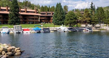 Lakefront Condo - Ground Floor - Fireplace + Two Patios - Ideal for Couples or Families