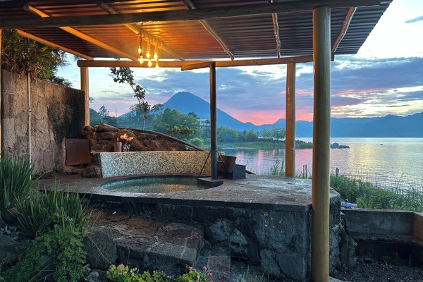 Outdoor spa tub