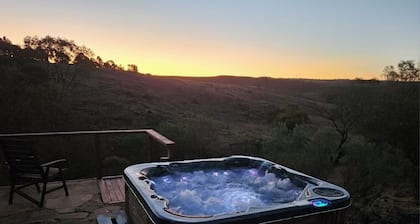 Cozy, quiet cottage with outdoor spa overlooking the picturesque Bremer Valley