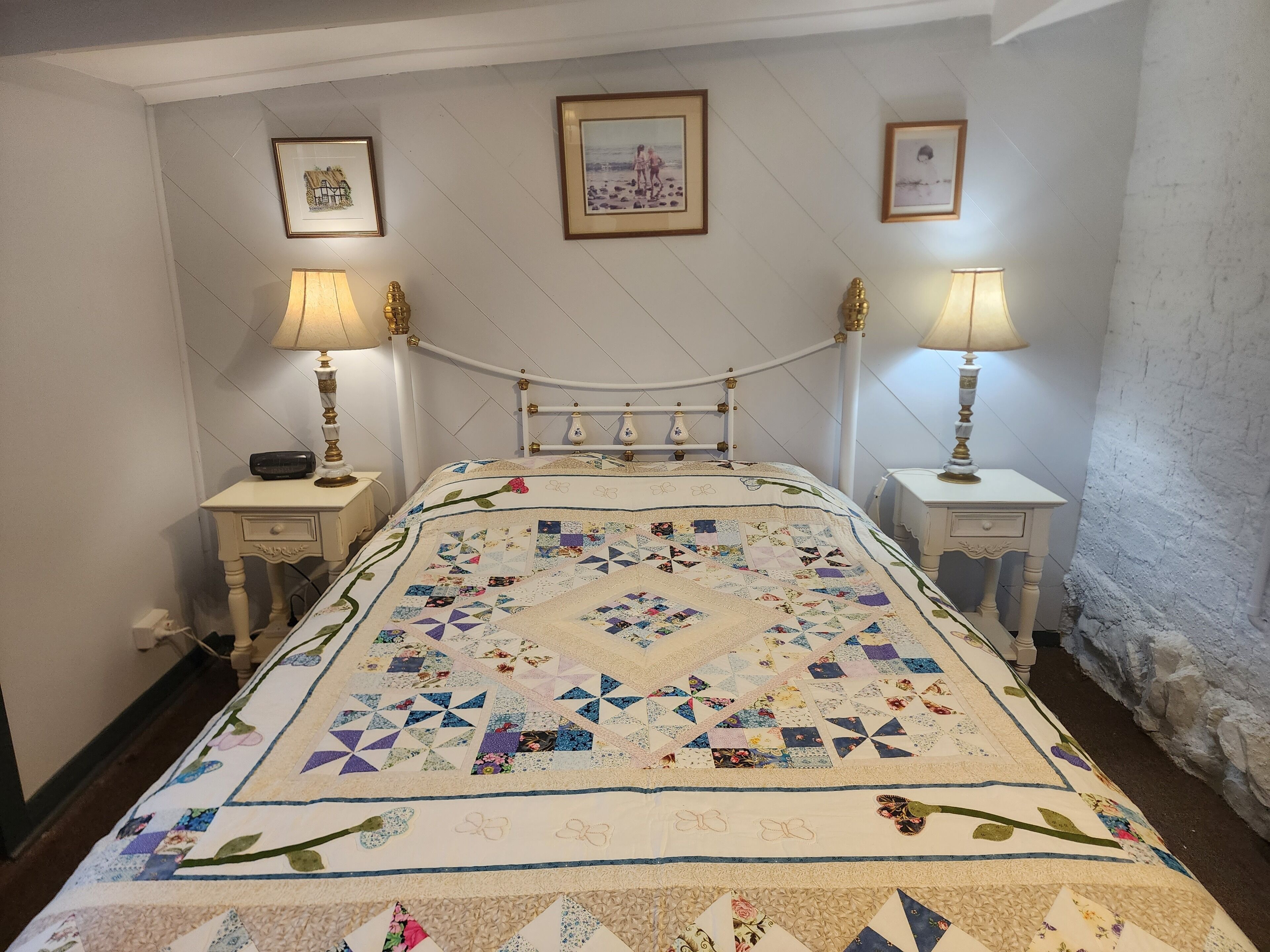 1 bedroom, travel cot, bed sheets