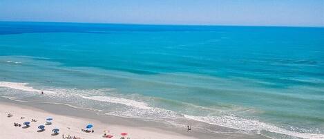 Beach nearby, sun-loungers, beach towels