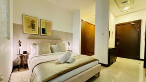 Apartment | 1 bedroom - Studio in JVC w Premium Amenities Near Circle Mall (Madinat Zayed)