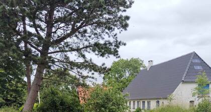 Holiday cottage with a 90-degree sea view