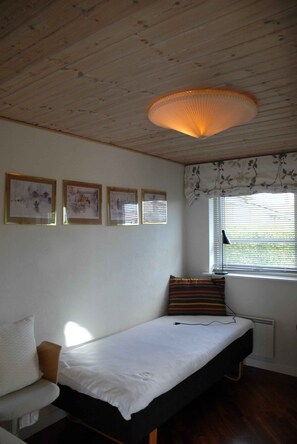 3 bedrooms, iron/ironing board, free WiFi - Outstanding close to nice beachh (Karrebæksminde)