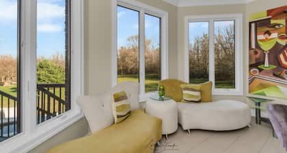 Mokena Manor: Luxury Living - Your Elite Escape!