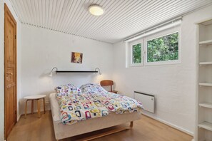 4 chambres, fer et planche à repasser, accès au Wi-Fi (inclus)