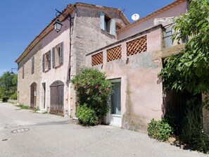 Exterior - Charming Holiday Home With Pool (Artignosc-sur-Verdon)
