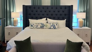 Room - Luxury Private Suite in Boutique Historic Inn The Athenian- Downtown Location (Athens)