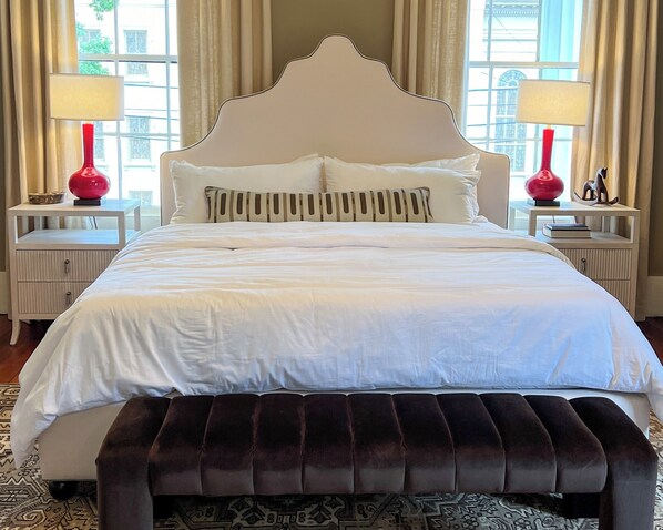 1 habitación, tabla de planchar con plancha y ropa de cama 