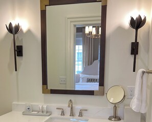 Ducha, secador de pelo, toallas