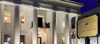 Luxury Private Suite in Boutique Historic Inn The Athenian- Downtown Location