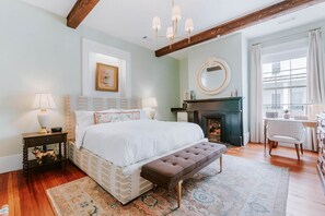 1 slaapkamer, een strijkplank/strijkijzer, wifi, beddengoed