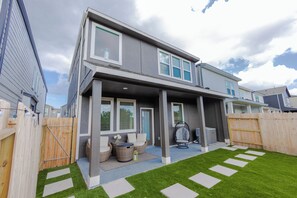 Terrace/patio - Welcome to our charming brand-new built home, Parkside, easy access to Hwy 6. (Houston)