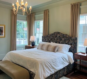 Room - Luxury Private Suite in Boutique Historic Inn, The Athenian- Downtown Location (Athens)