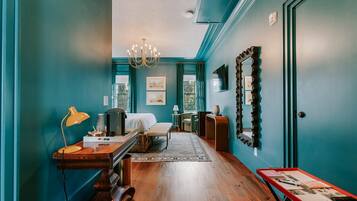 1 habitación, tabla de planchar con plancha, wifi y ropa de cama