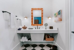 Shower, hair dryer, towels - Luxury Private Suite in Boutique Historic Inn The Athenian- Downtown Location (Athens)
