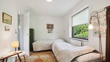 3 bedrooms, iron/ironing board, free WiFi