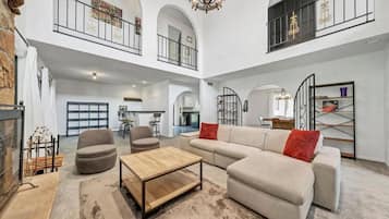 Smart TV, lareira, videogames