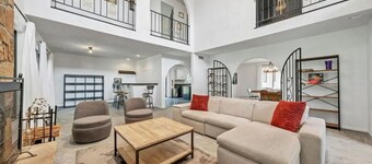 Spacious + beautiful 5-bedroom Mediterranean Villa in Monroe, NY.