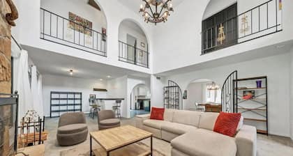 Spacious + beautiful 5-bedroom Mediterranean Villa in Monroe, NY.