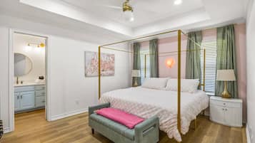 3 bedrooms, desk, iron/ironing board, free WiFi