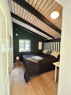 4 bedrooms, iron/ironing board, free WiFi - Togetherness coziness magical Great Belt view (Tranekær)