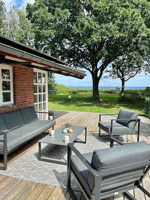 Terrace/patio - Togetherness coziness magical Great Belt view (Tranekær)