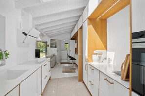Geladeira, fogão, cooktop, lava-louças