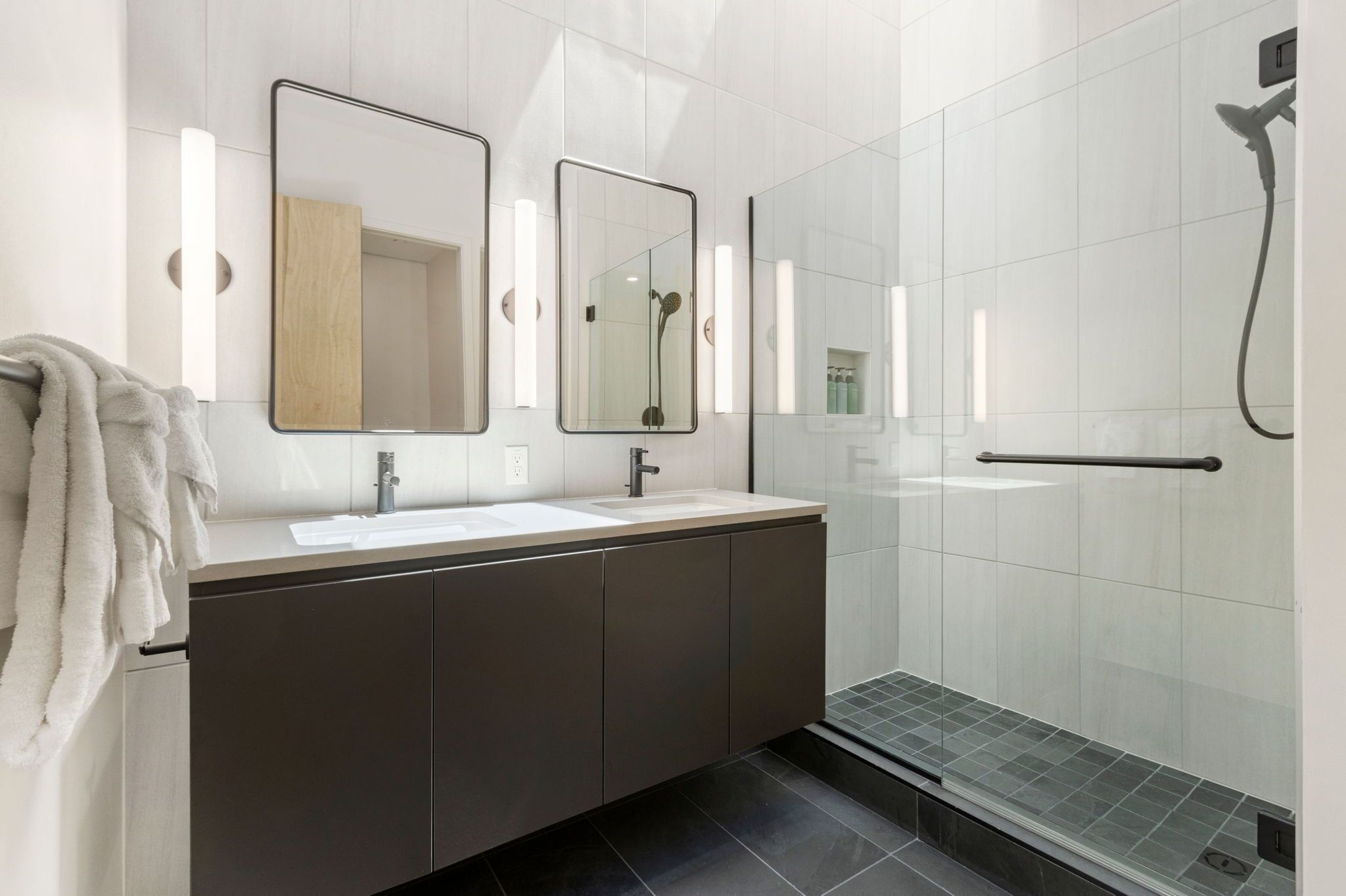 Apartment, Multiple Beds, Kitchen (249 Linden Street) | Bathroom