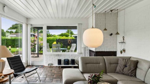 Fireplace - Atmospheric summer cottage at Hejlsminde (Hejls)