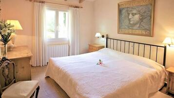 Villa | 3 bedrooms, individually furnished, iron/ironing board