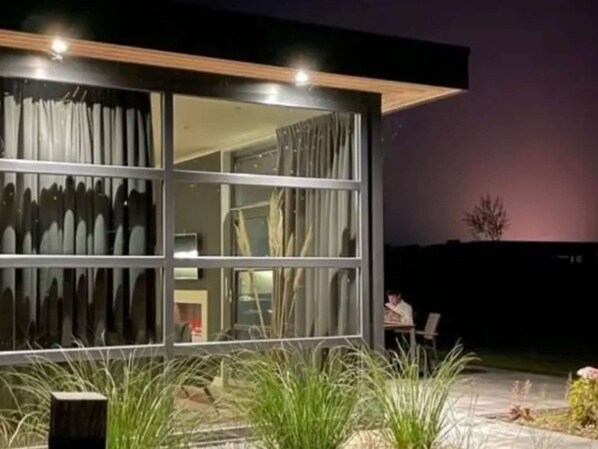 House | Exterior - Modern Holiday Home With a Deco Fireplace (Enkhuizen)