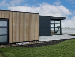 House | Exterior - Modern Holiday Home With a Deco Fireplace (Enkhuizen)