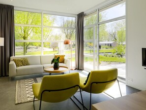 House | Living area - Modern Holiday Home With a Deco Fireplace (Enkhuizen)