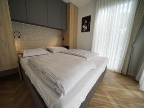 Chalet | 2 bedrooms, individually furnished, bed sheets - Nice Chalet With Dishwasher, Maastricht at 16 km (Zutendaal)