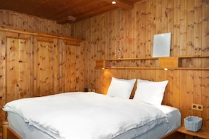4 chambres, fer et planche à repasser, accès au Wi-Fi (inclus)