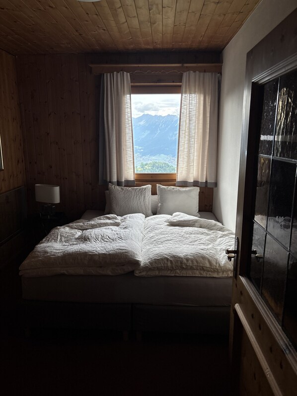 4 chambres, fer et planche à repasser, Wi-Fi gratuit, draps fournis