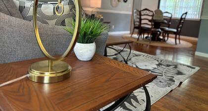 Charming 3-Bedroom Yellow Ranch Retreat near Lake Michigan