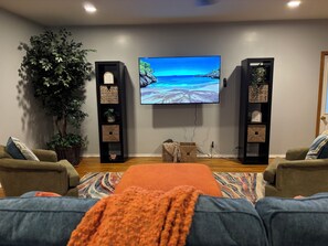 Interior - Charming 3-Bedroom Yellow Ranch Retreat near Lake Michigan (Benton Harbor)