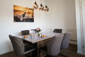 Apartment | Dining
