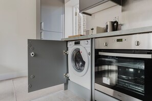 Interior - Outstanding Marylebone 2BR, near Westminster University, by Blueground (London)