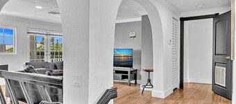 The Grand Oasis Estate 8BR Miami Gardens