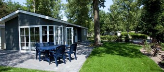 Cozy Chalet in a Holiday Park