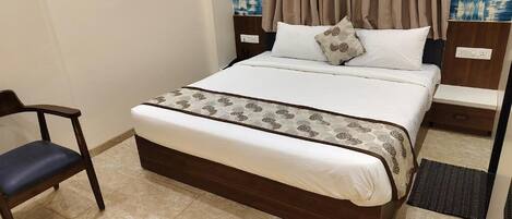 Iron/ironing board, free WiFi