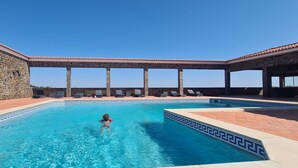 حمام سباحة