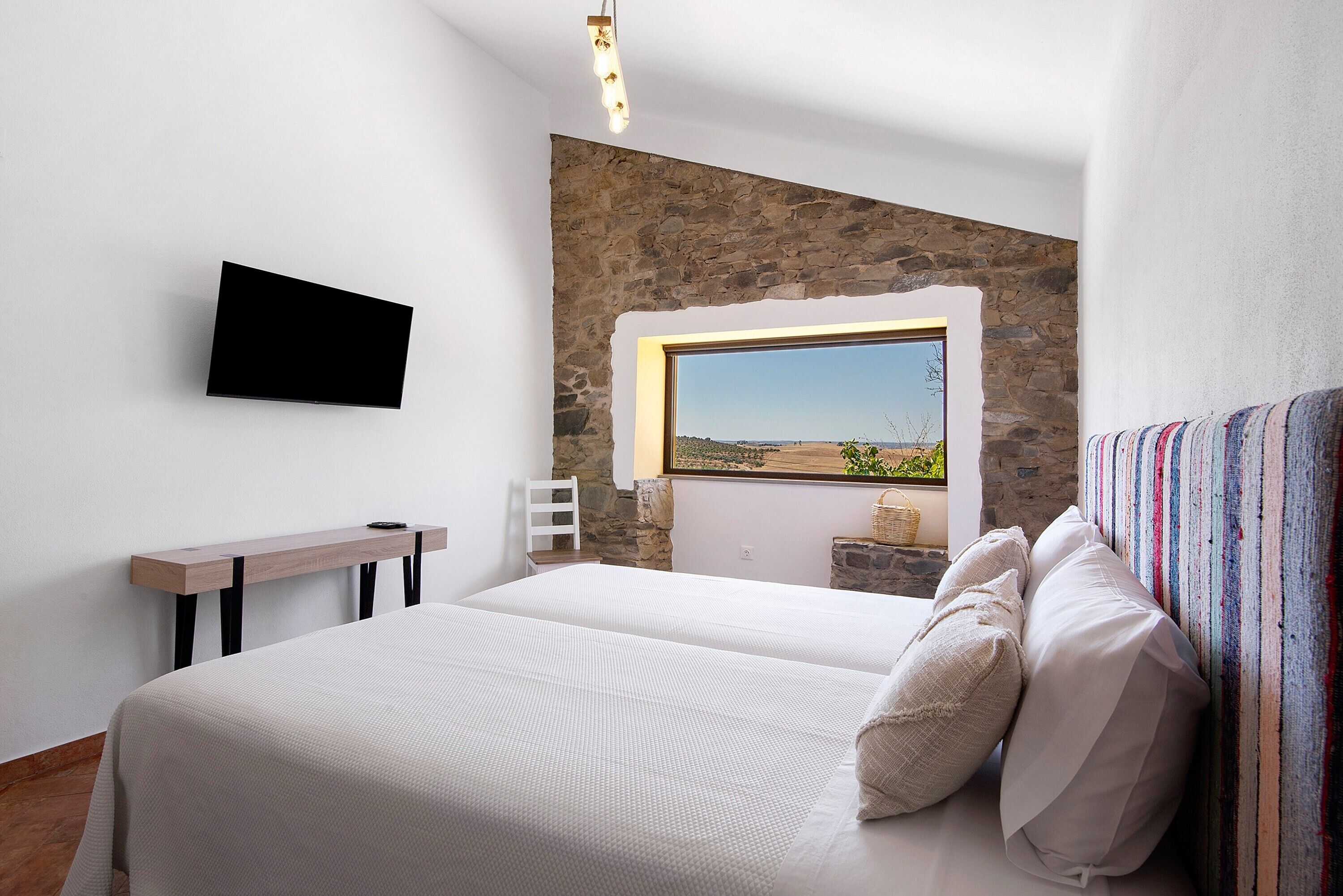 1 bedroom, iron/ironing board, WiFi (free), bed sheets