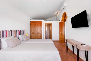 1 habitación, tabla de planchar con plancha, wifi gratis y ropa de cama 