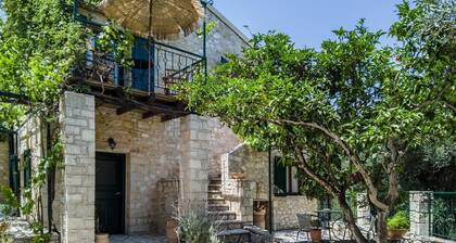 Gästehaus 'Adamantia Kleine Maisonette' mit gemeinsamer Terrasse, Wi-Fi und Klimaanlage