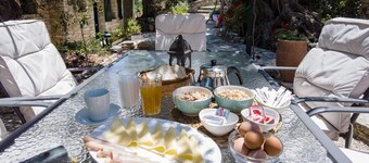 Guest House 'Adamantia Small Maisonette' with Shared Terrace, Wi-Fi and Air Conditioning