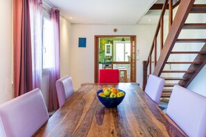 Dining - Villa 'Jolie Maison Landaise' with Private Pool, Wi-Fi and Air Conditioning (Labenne)